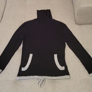 GUESS turtleneck with 3/4 sleeve - size SMALL